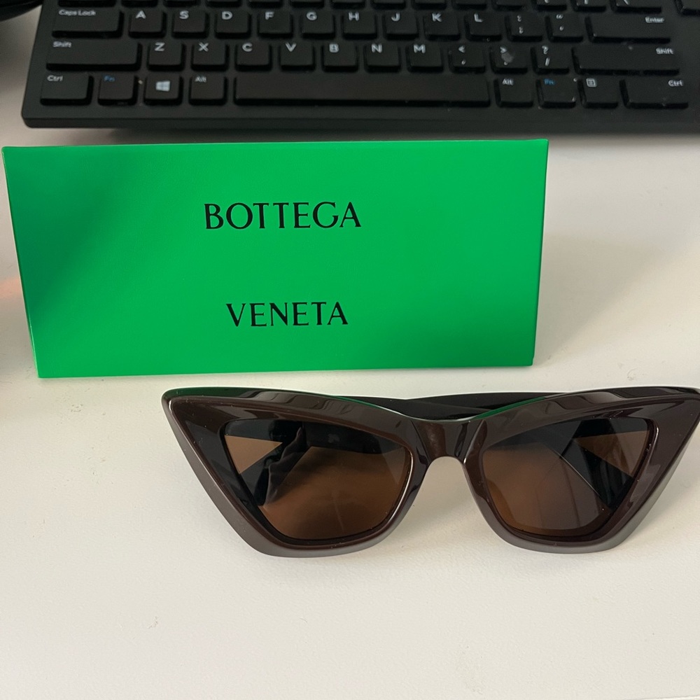 Bottega Veneta Brown Cat-Eye Sunglasses